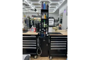 BARBERO(A)  o COSMETOLOGA(O) en Los Angeles