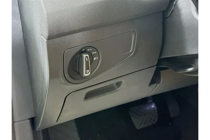 $28500 : Volkswagen Tiguan 2024 SE 4d image 10