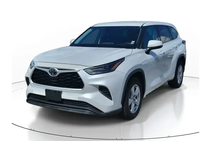 $27191 : Toyota Highlander 2022 L 4dr image 2