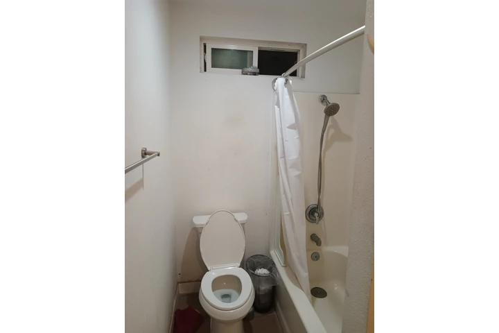 $750 : Recamara de Renta image 10