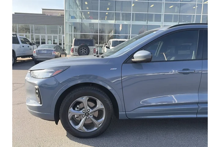 $19300 : Ford Escape 2023 AWD ST-Line image 10