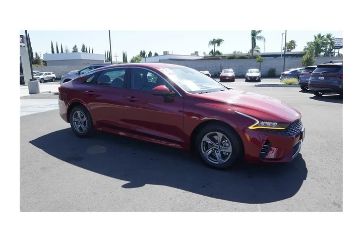 $19984 : 2023 K5 LXS image 4