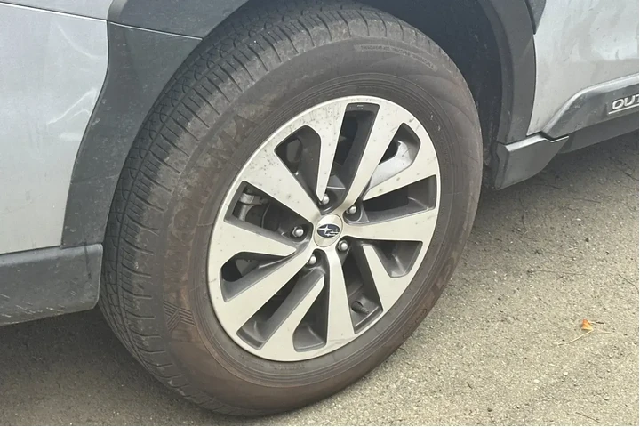 $25990 : Subaru Outback 2025 AWD Base image 7