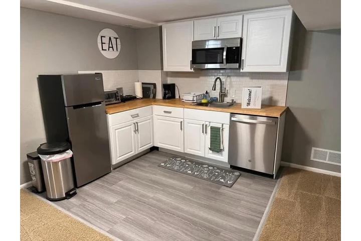 $1200 : Private home image 6