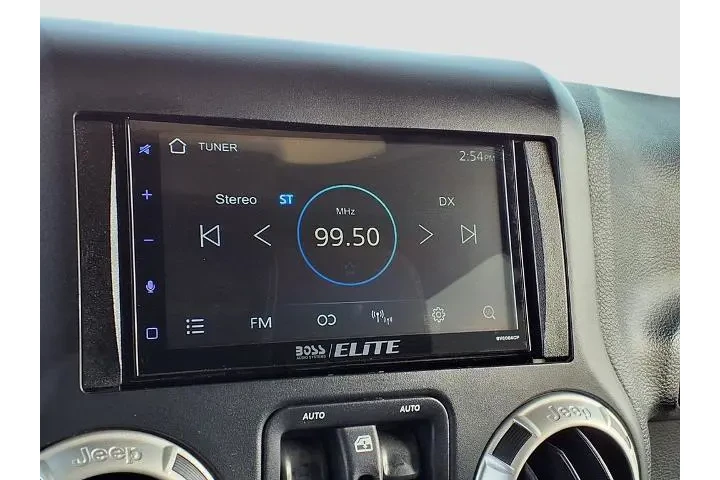 $18299 : Jeep Wrangler Unlimited 2016 image 10