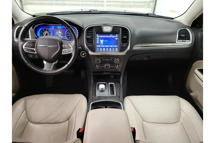 $15998 : Chrysler 300 2018 Limited 4d image 9