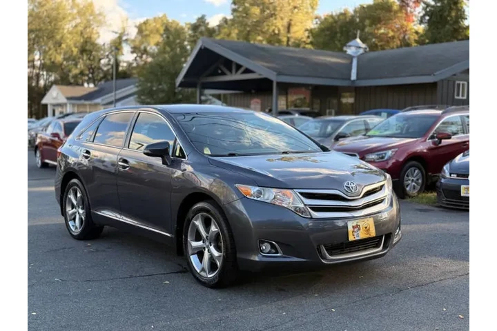 $11500 : 2015 Venza XLE image 5