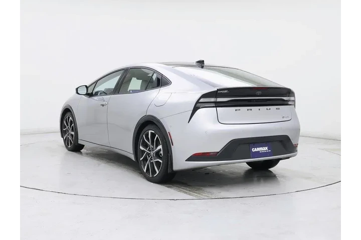 $37998 : Toyota Prius Plug-in Hybrid image 2