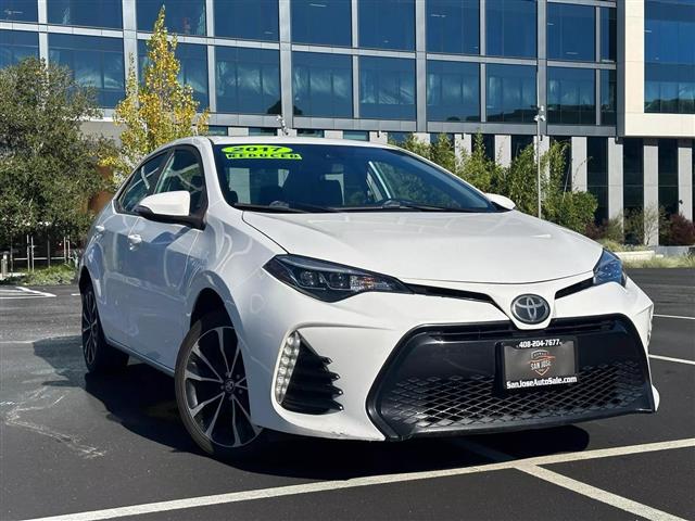 2017 TOYOTA COROLLA XSE SEDAN image 2