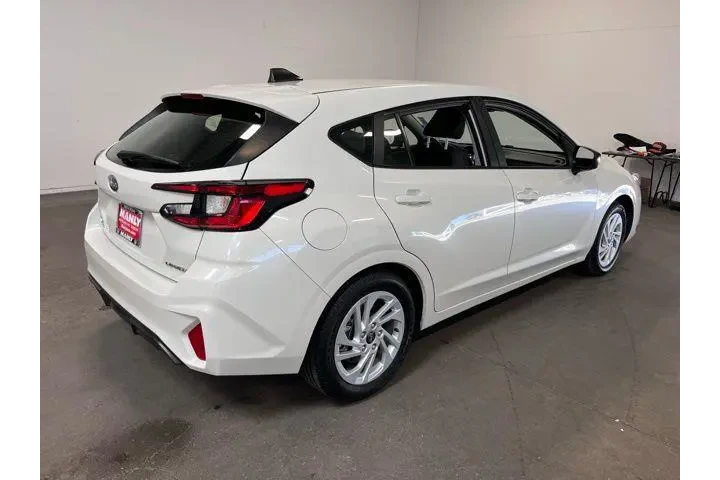 $23959 : Subaru Impreza 2025 AWD Base image 3