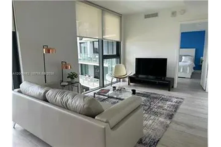 $4200 : Rental property with 1 bedro image 6