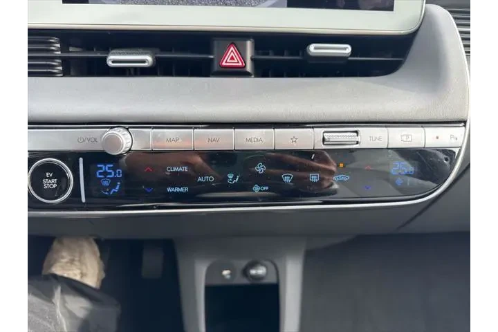 $21950 : Hyundai IONIQ 5 2022 SEL 4dr image 10