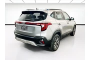Kia Seltos 2024 S 4dr SUV