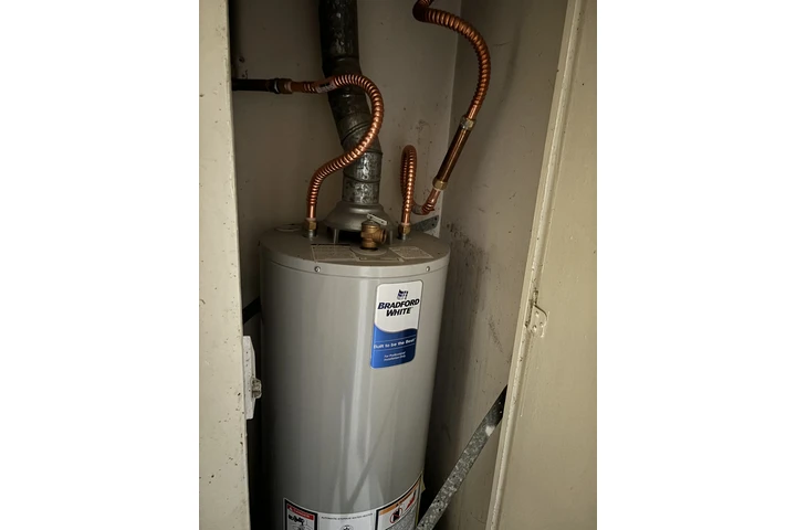 24/7 plomero  323 840 6949 image 4