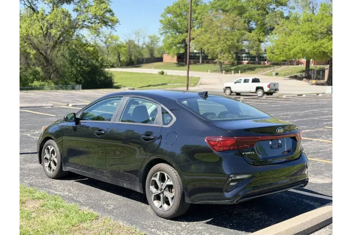 $5999 : 2019 Forte FE image 9