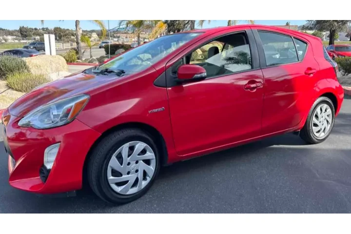 $4500 : Toyota Prius C 2017 image 4