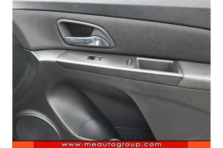 $10899 : Chevrolet Cruze Limited 2016 image 9