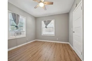 $1300 : Cozy, modern 2-bed, 2-bath sin thumbnail