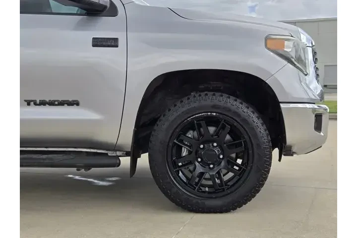 $27555 : Toyota Tundra 2021 4x4 TRD P image 8