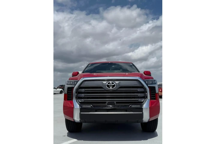 Toyota Tundra Limited image 10
