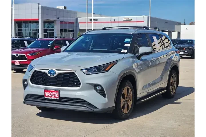 $39860 : Toyota Highlander Hybrid 202 image 3