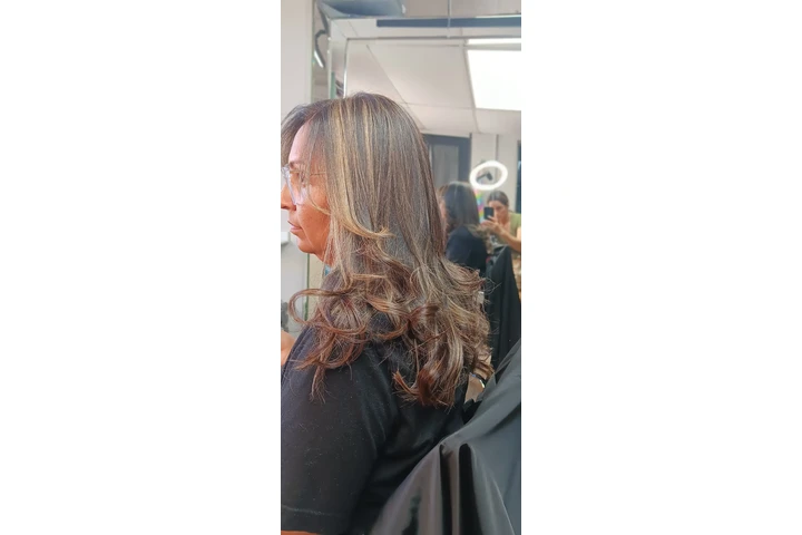 Busco empleo Estilista image 1