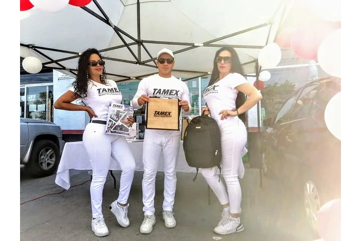 Edecanes Activaciones, eventos image 3