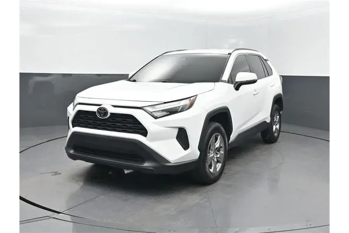 $24458 : Toyota RAV4 2023 XLE 4dr SUV image 1