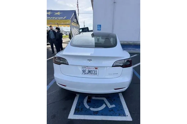$31988 : Tesla Model 3 2023 AWD Long image 1