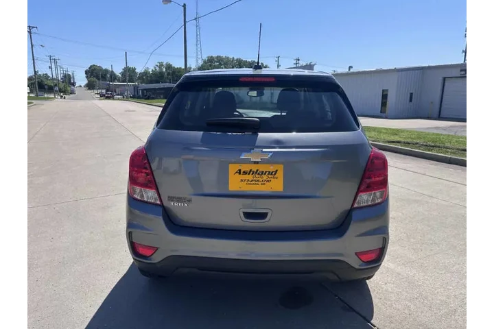 $10900 : 2020 Trax LS image 5