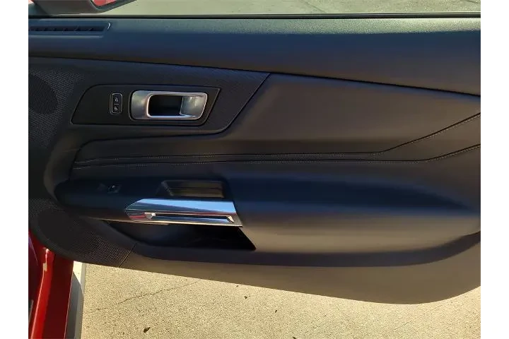 $27837 : Ford Mustang 2024 EcoBoost 2 image 8