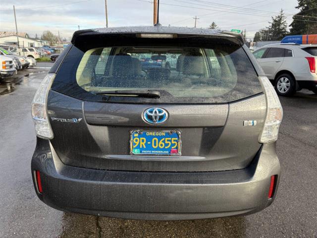 $9995 : 2013 Prius v Five image 7