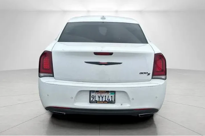 $31995 : Chrysler 300 2023 S V6 4dr S image 5