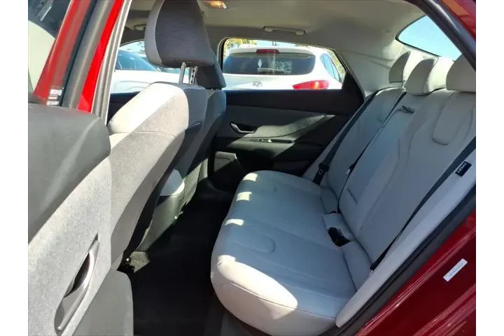 $27690 : Hyundai ELANTRA 2025 Limited image 8