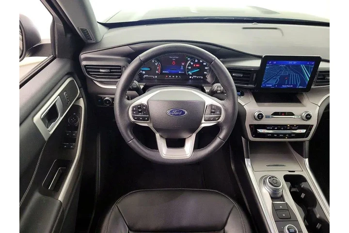 $30998 : Ford Explorer 2023 AWD XLT 4 image 10