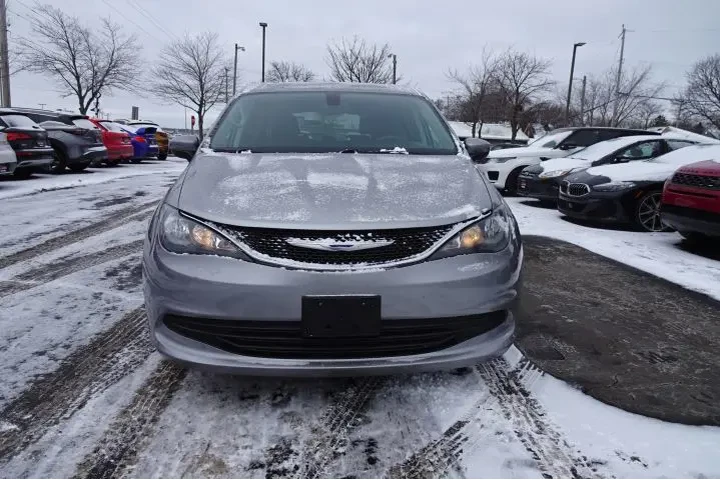 $11995 : 2017 PACIFICA image 6