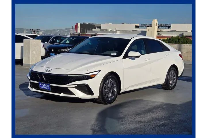 $22510 : Hyundai ELANTRA 2024 SEL 4dr image 7