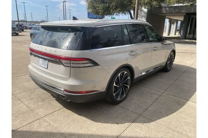$39980 : Lincoln Aviator 2023 AWD Res image 6