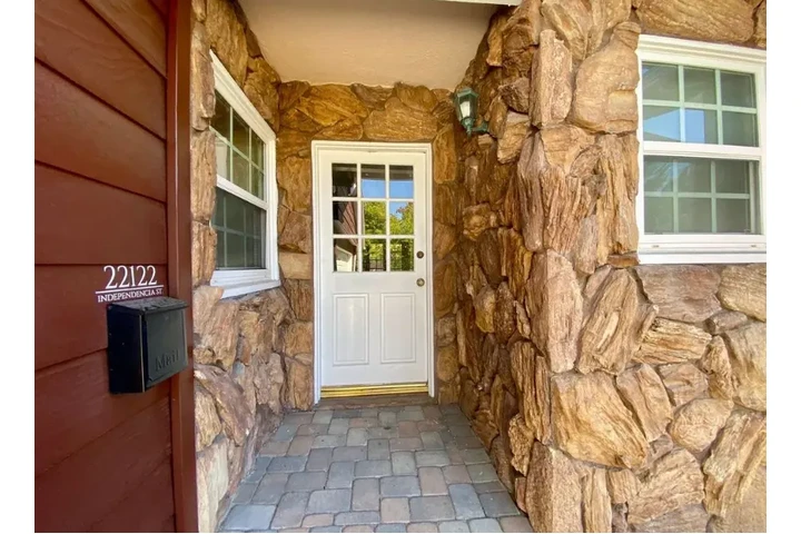 $2899 : 3bed house available in LA image 3