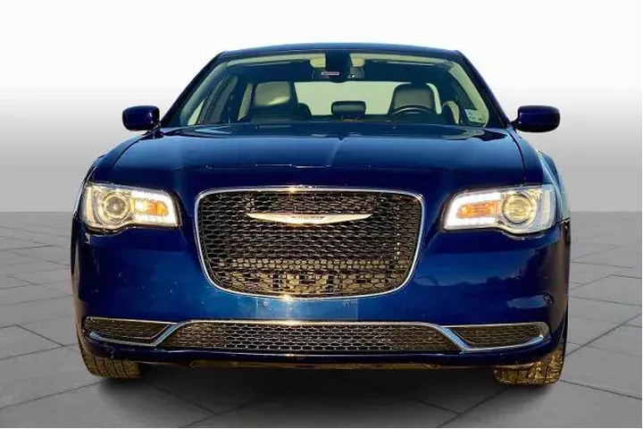 $12225 : Chrysler 300 2019 Touring 4d image 3