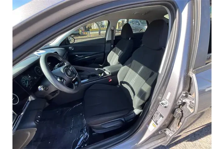 $22205 : Hyundai ELANTRA 2024 SEL 4dr image 10