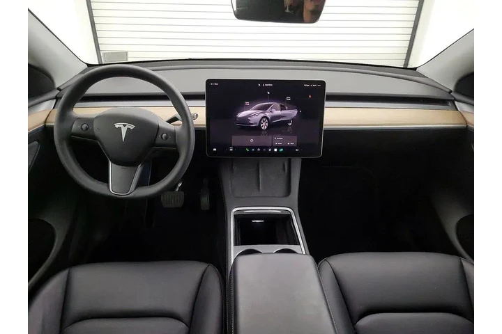 $33998 : Tesla Model Y 2023 AWD Long image 9
