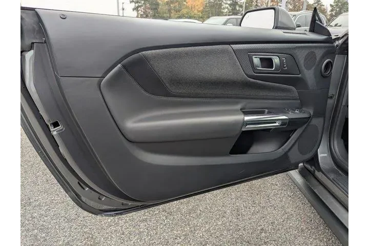 $30995 : Ford Mustang 2024 EcoBoost 2 image 10