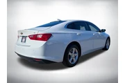 $22477 : Chevrolet Malibu 2024 LT 4dr thumbnail