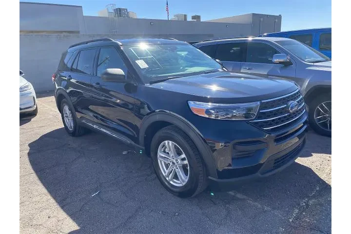 $28699 : Ford Explorer 2022 XLT 4dr S image 2