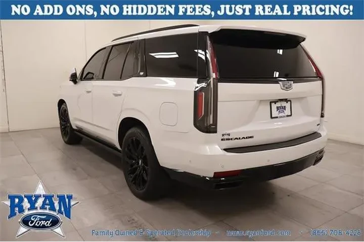 Cadillac Escalade 2023 4x4 S image 3