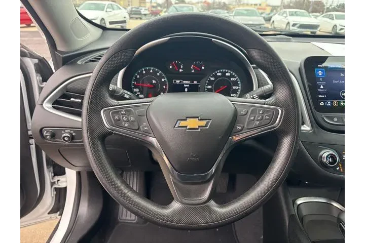 $19999 : Chevrolet Malibu 2025 LT 4dr image 7