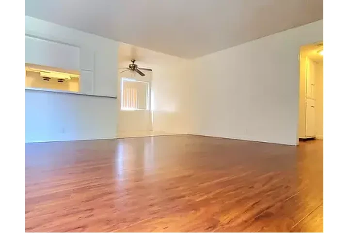 $950 : 1HAB $ 1BA CASA, LOS ÁNGELES image 2