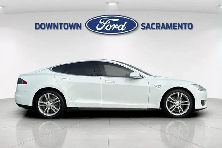 $12900 : Tesla Model S 2013 Base 4dr image 10