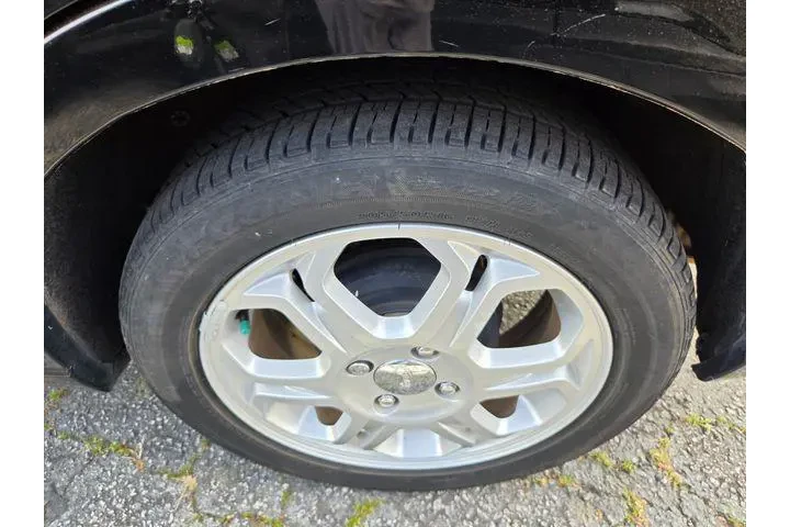 $7991 : Ford Focus 2008 SES 4dr Seda image 9